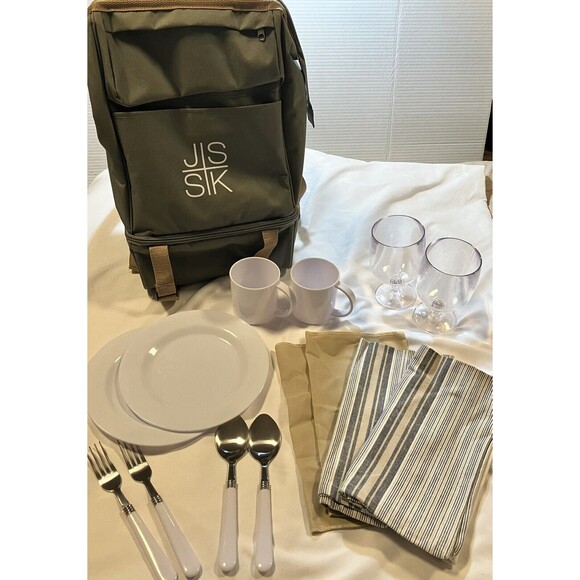 Leeds Cafe Picnic Backpack For 2 With Blanket Perfect For Outdoor Adventures - Picture 2 of 16